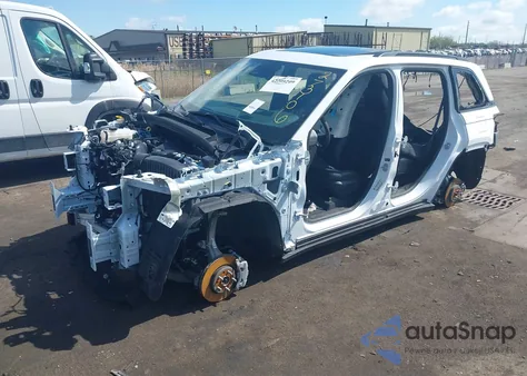 2025 Jeep Grand Cherokee Limited 4X4 z USA, uszkodzony, nr VIN 1C4RJHBGXSC273106